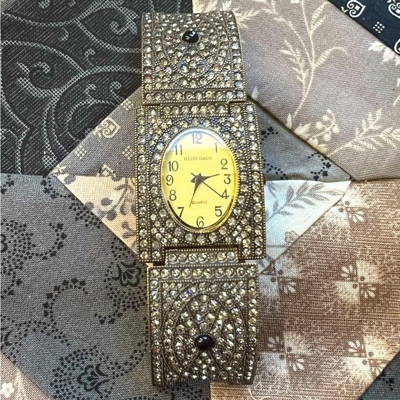 Heidi Daus Vintage/New Swarovski crystals bracelet watch original box - Picture 1 of 17